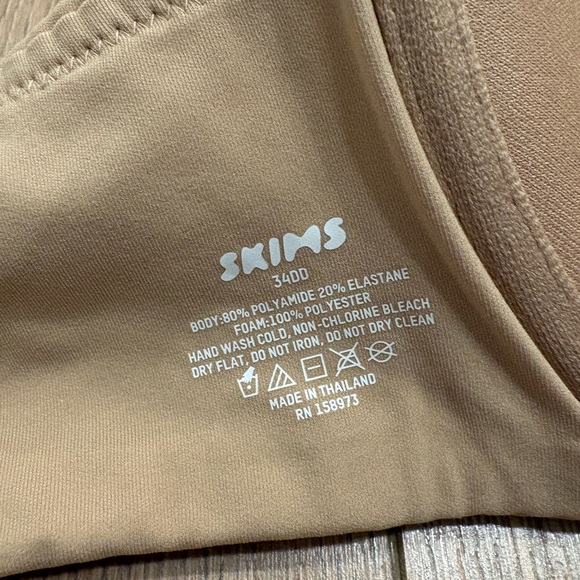 Skims Fits Everybody Tshirt Bra - Picture 3 of 3